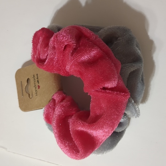 Velvet Scrunchies New Lot 6 scrunchies & Key chain - Picture 2 of 5